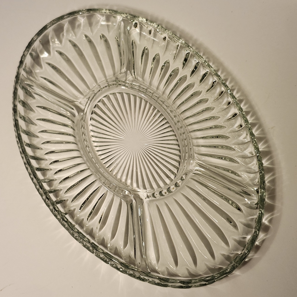 Vintage Clear Pressed Glass MCM Oval 13x9 5-part Divided Dish Starburst Pattern